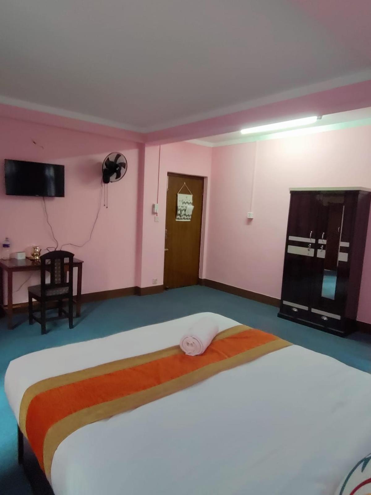 Andrew Home Kathmandu Ngoại thất bức ảnh